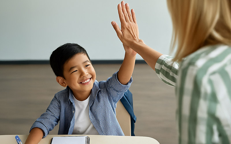 お子様の英語力を支える、確かな環境と指導。