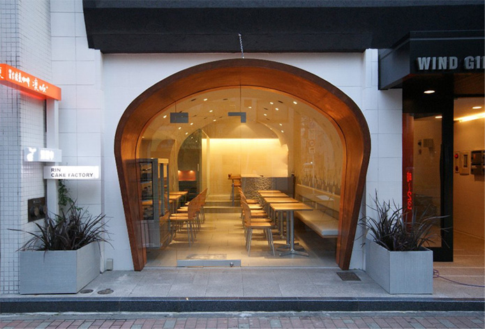 イーストプラス店